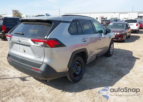 2021 Toyota Rav4 Le z USA, uszkodzony, nr VIN 2T3F1RFV5MC236418